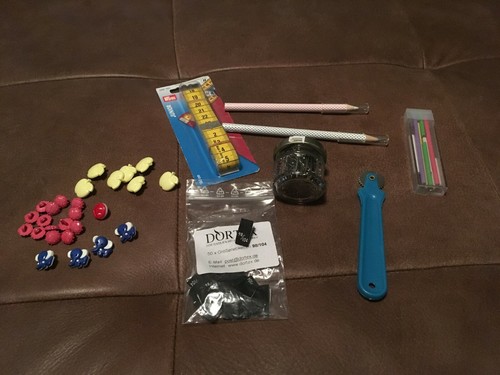 Nähutensilien paket knöpfe - nähutensilien,