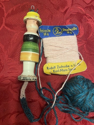 Altes strickliesel aus holz - aus,